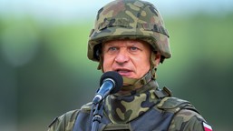 kadrowe zamieszanie w wojsku polskim. wzorowa dywizja zmienia generała