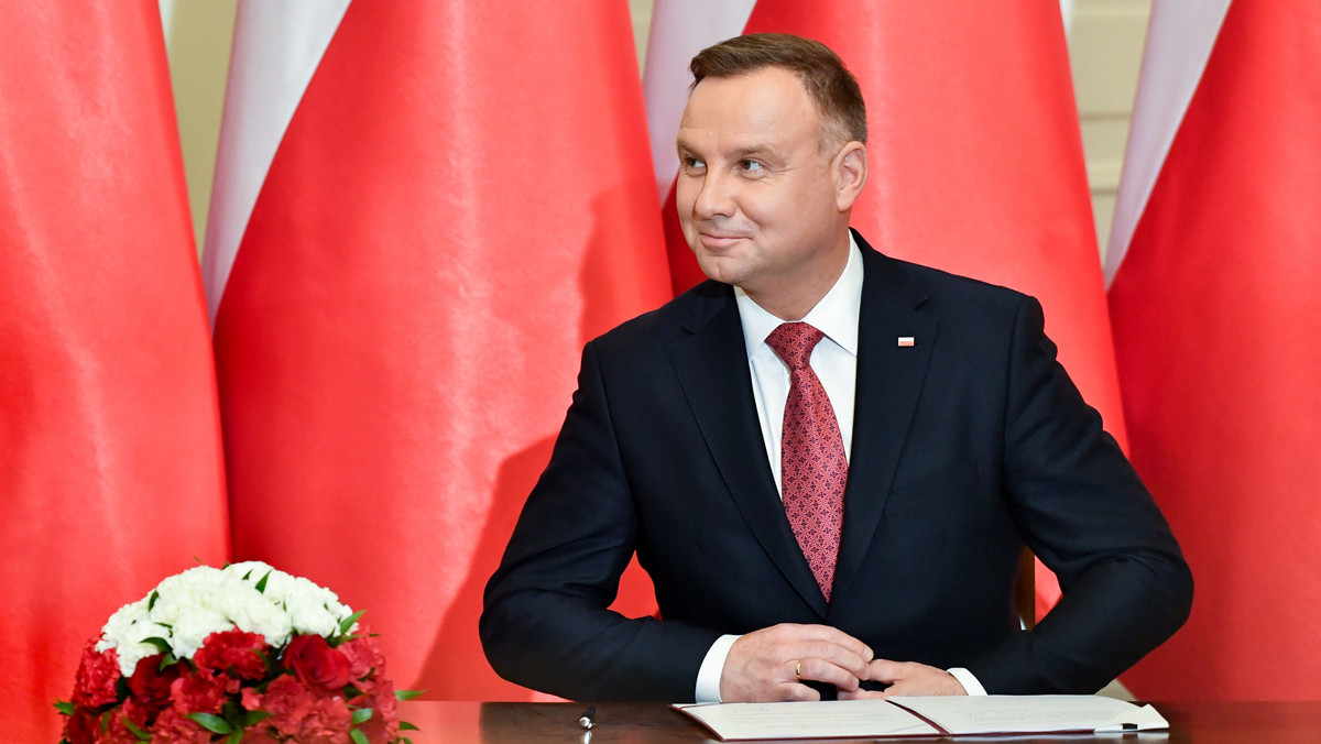 Niemal dwa miesiące temu prezydent Andrzej Duda zaprosił na spotkanie do swojej Kancelarii Annę Lose, która w swojej petycji apelowała o zmianę sytuacji samodzielnych matek w naszym kraju. Prezydent zapewnił wówczas, że nie było ostatnie spotkanie w tej sprawie. Słowa dotrzymał. 10 czerwca do Kancelarii Prezydenta zostali zaproszeni przedstawiciele środowisk, którzy od lat angażują się w rozwiązanie problemów rodziców samotnie wychowujących dzieci, w tym największej bolączki, czyli niealimentacji.