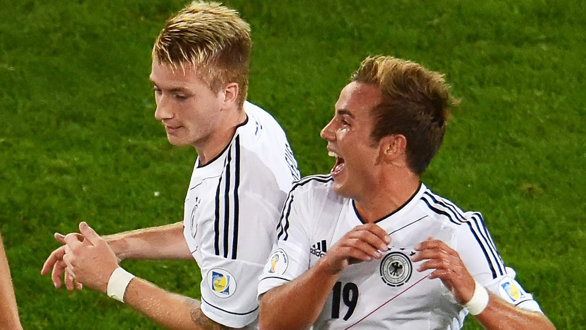 Reprezentacja Niemiec pewnie rozpoczęła walkę o mundial w Brazylii. W Hanowerze piłkarze Joachima Loewa pewnie pokonali Wyspy Owcze 3:0 (1:0) po golach Mario Goetze i Mesuta Oezila.