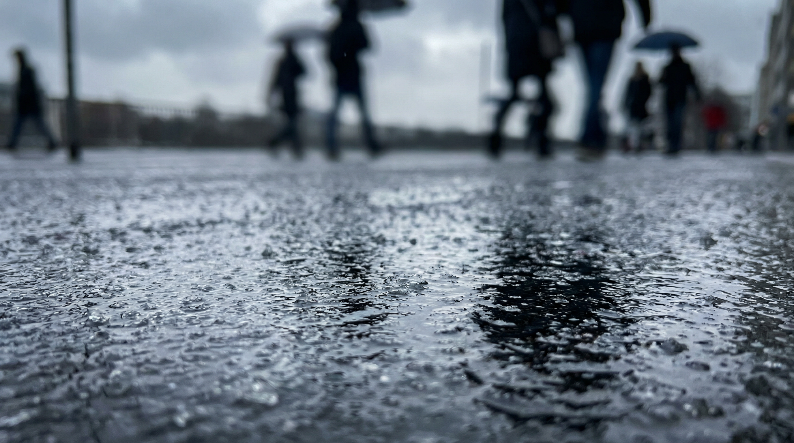 Von Minus 20 auf bis zu 14 Grad: DWD warnt vor Eisregen und Glatteis