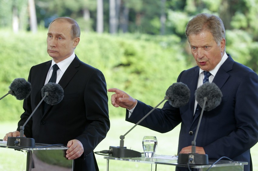 Predsednik Finske Sauli Ninisto i Vladimir Putin na sastanku početkom jula