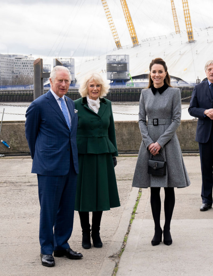 Kate Middleton z księciem Karolem i Camillą Parker-Bowles w centrum The Prince's Foundation