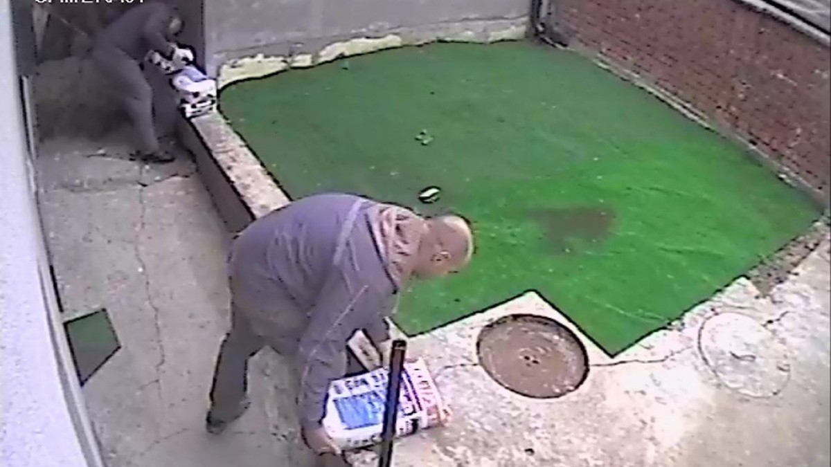 597518_video-nadzor-poslao-pavlovic-rade-11