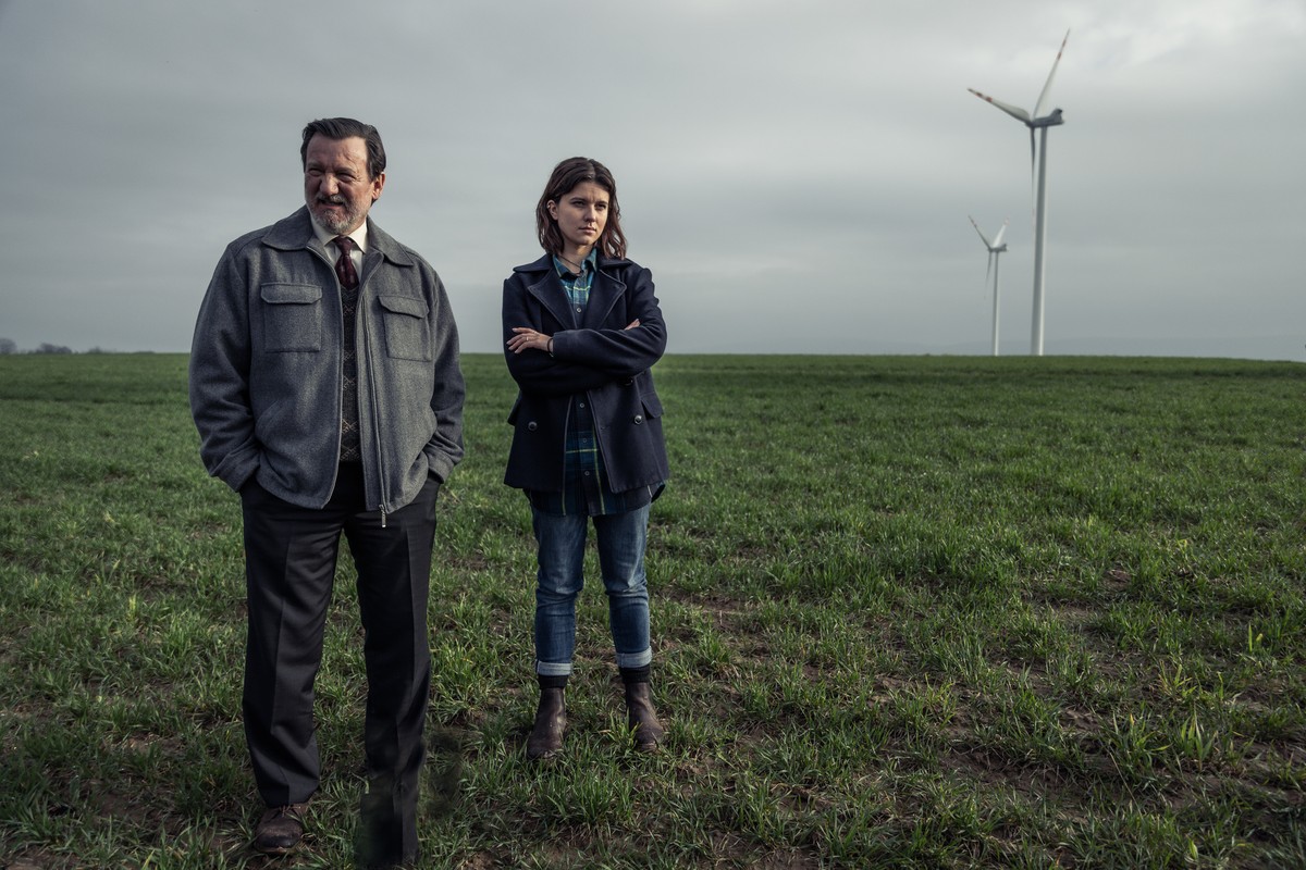 Robert Więckiewicz i Karolina Bruchnicka w drugim sezonie serialu "Minuta ciszy"