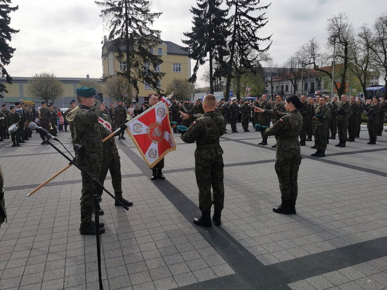 Żołnierze Służby Przygotowawczej z 15. Sieradzkiej Brygady Wsparcia Dowodzenia złożyli przysięgę