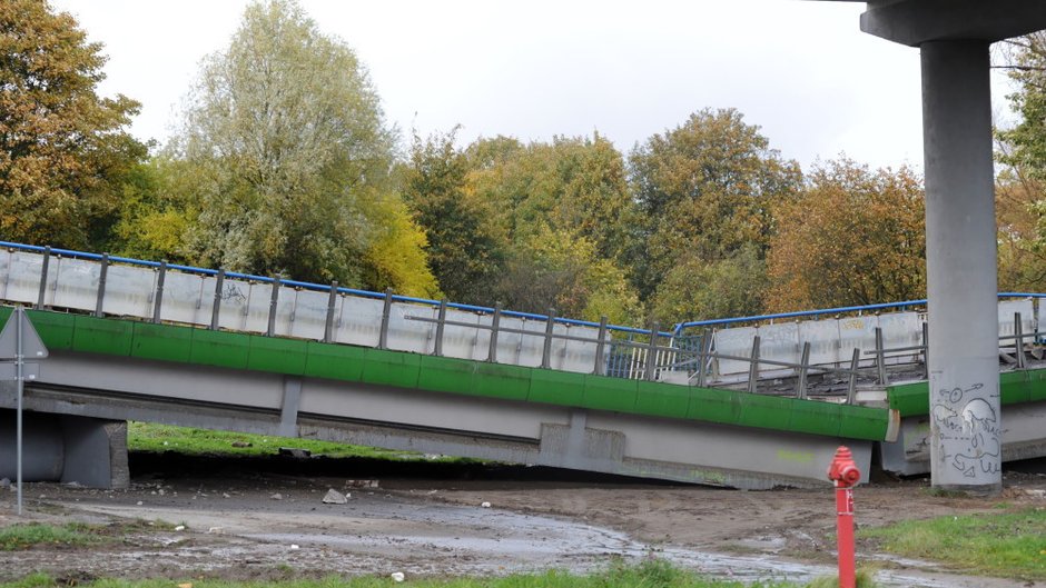 Koszalin. Sprawa zawalenia części wiaduktu w ciągu DK 6 w prokuraturze, foto: PAP/Marcin Bielecki