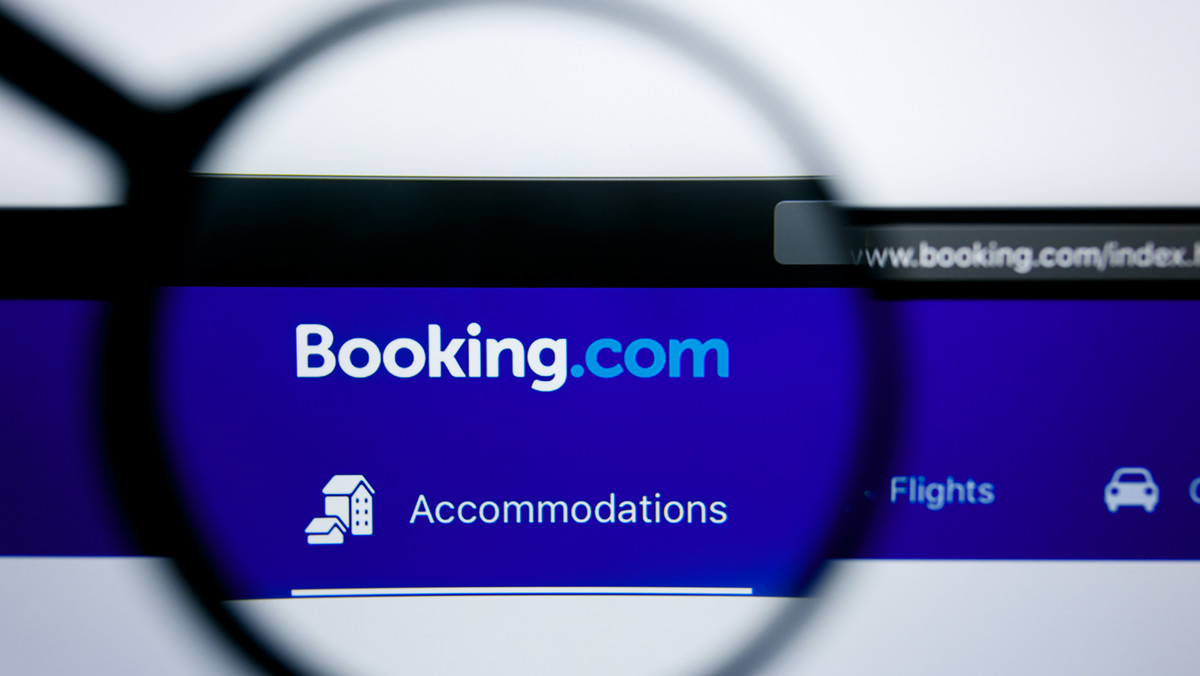 Booking.com dostał od państwa 100 mln euro, teraz wypłaca zarządowi 28 mln premii
