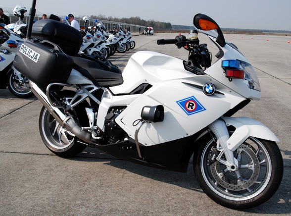 Warszawska policja dostała 11 nowych BMW K1200 Sport. Piraci są bez szans?