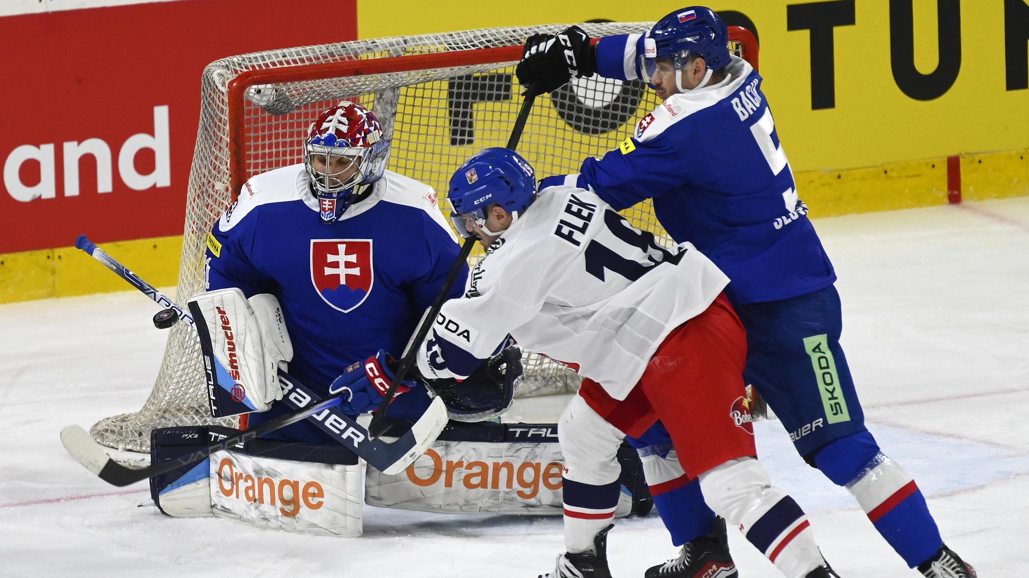 Zľava Samuel Hlavaj (Slovensko), Jakub Flek (Česko) a Patrik Bačik (Slovensko).