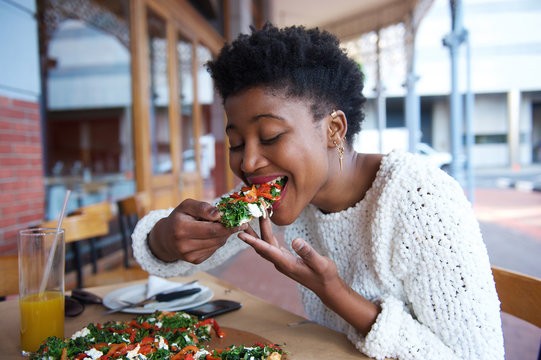 Chew your food thoroughly [AdobeStock]