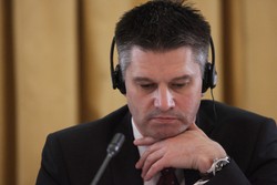 Dozorca przyjmie PIT? Wiceminister proponuje roszady w urzędach