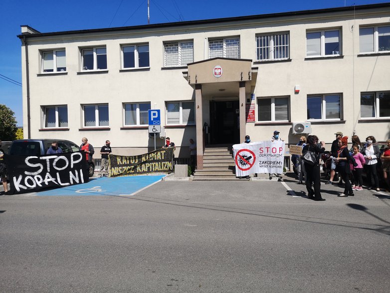 Protest przeciwko kopalni piasku w Porszewicach