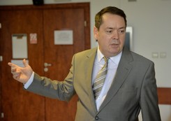 PO spieszy frankowiczom na pomoc? Sadlik: Wstępnie brzmi to jak żart