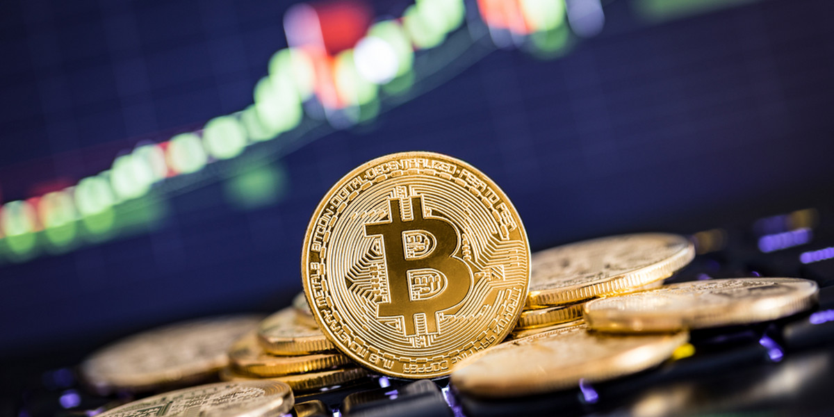 Bitcoin jest najdroższy od września 2018 r. Jego wartość przebiła 7 tys. dolarów