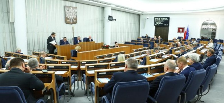 Senat za obcięciem pensji parlamentarzystom