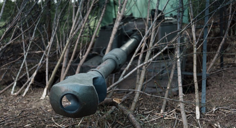 A M109A6 Paladin 155mm self-propelled howitzer stands camouflaged on a Ukrainian position on May 18, 2023 in Donetsk Oblast, Ukraine. It can fire the Remote Anti-Armor Mine System shell.Serhii Mykhalchuk/Getty Images