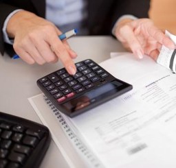 Walka z zatorami płatniczymi uderzy także w urzędników