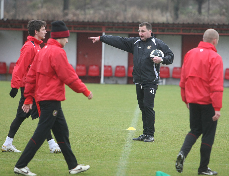 PIŁKA NOŻNA MICHNIEWICZ TRENING WIDZEWA