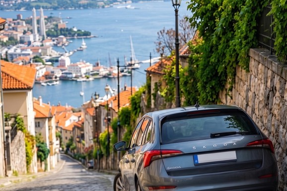 VOZAČI, DA LI ZNATE ZA "EFEKAT CIGLE"? Evo kako pravilno da okrenete točkove kada se parkirate na nizbrdici i uzbrdici