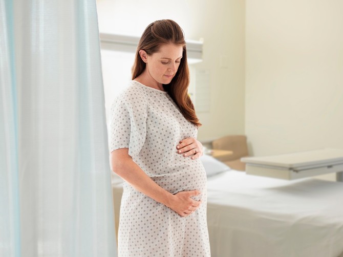 Potrebna su dodatna istraživanja o prenosu virusa sa trudnice na fetus  