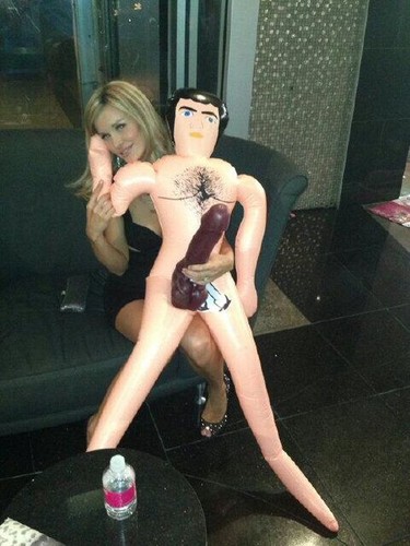 wieczór panieński Joanny Krupy / zdjęcie z profilu Joanny Krupy