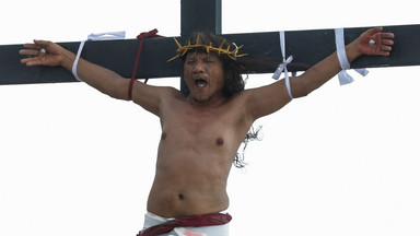 Mężczyzna po raz 35. dał się ukrzyżować na Filipinach w Wielki Piątek