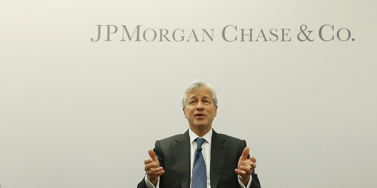 Jamie Dimon, CEO banku JPMorgan, stwierdził we wrześniu, że bitcoina musi czekać kiepski koniec