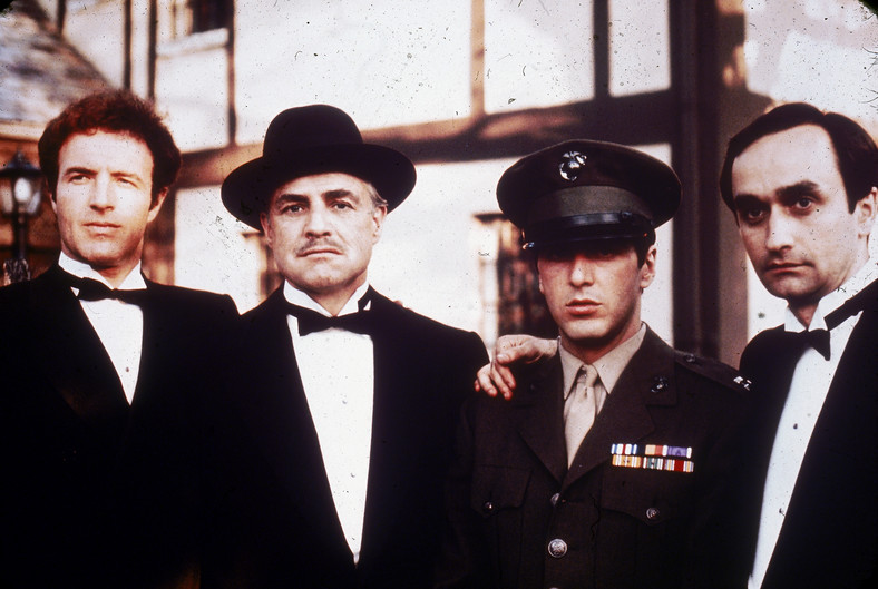 James Caan, Marlon Brando, Al Pacino i John Cazale na planie filmu "Ojciec chrzestny"