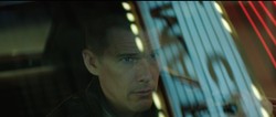 Ethan Hawke zabija terrorystów na ekranie