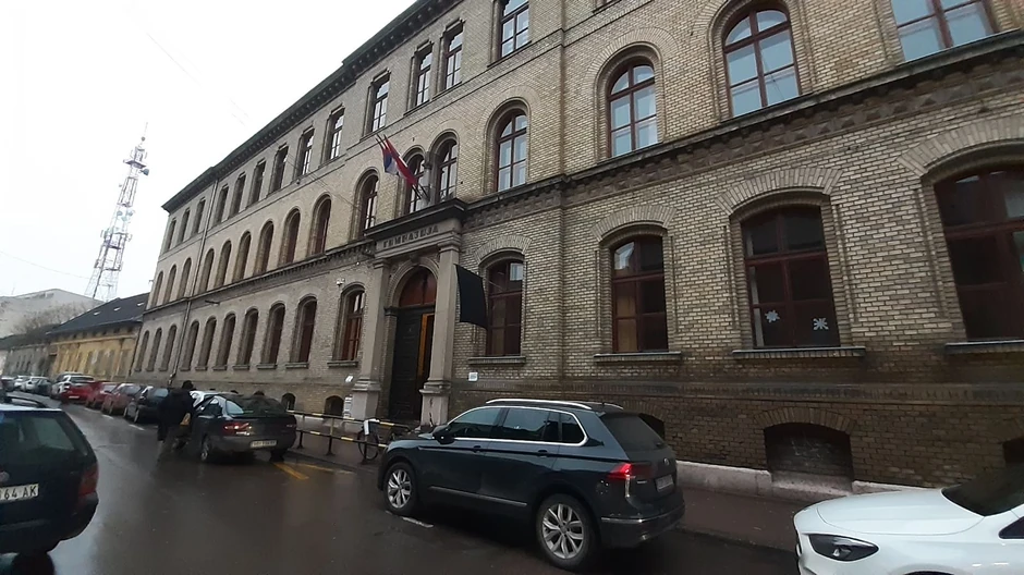 Gimnazija koju su pohađale sestre