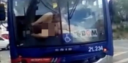 Naga kobieta sparaliżowała miejski autobus