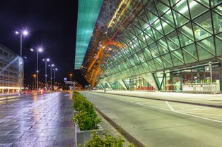 Na polskich lotniskach nie ma śladu po pandemii. Są za to rekordy