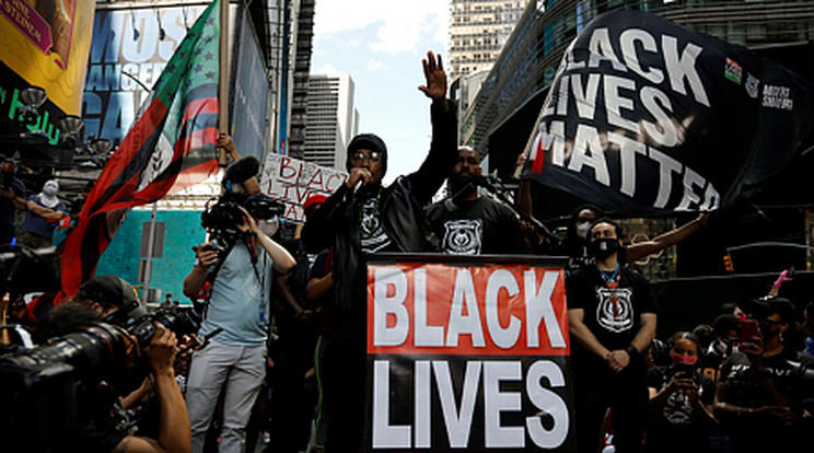 New York-ban is szüntelenül tüntetnek a rasszizmus és a rendőri erőszak ellen./ Fotó: MTI - Jason Szenes