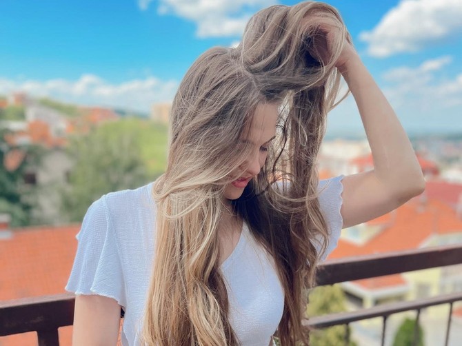 Redken linija za negu mi je potpuno opravila kosu