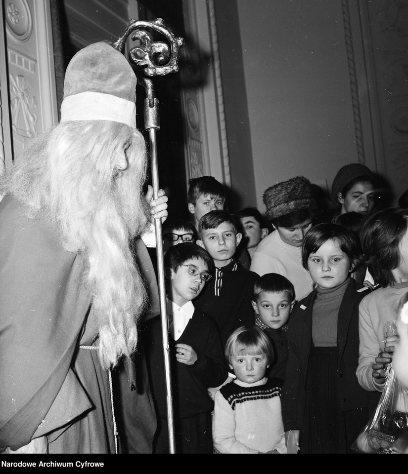 Święty Mikołaj odwiedza dzieci od lat