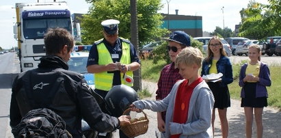 Mali policjanci nagradzali i karali kierowców