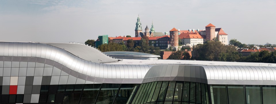 Centrum Kongresowe ICE Kraków na tle Wawelu