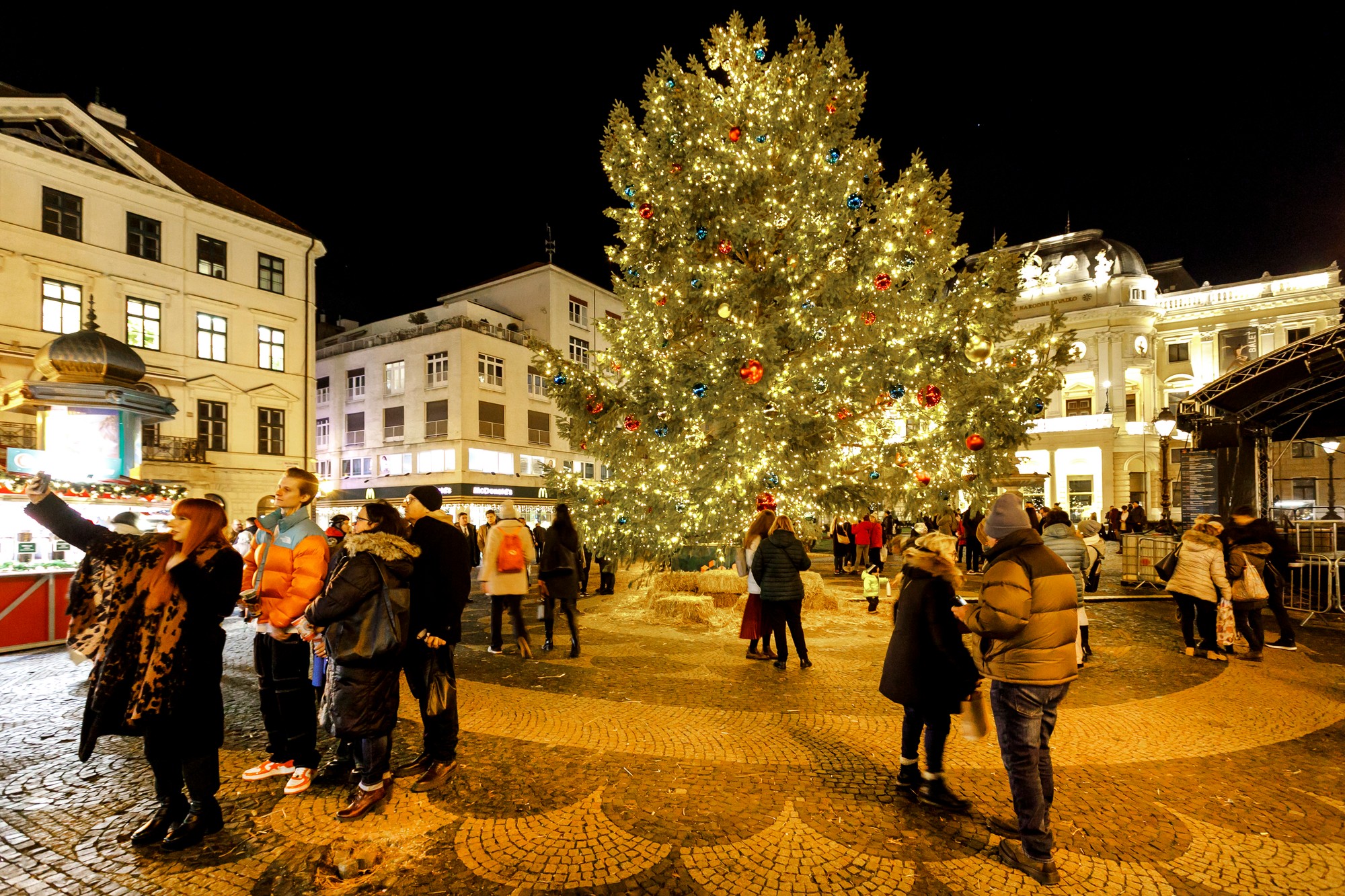 Vianočné trhy v Bratislave.