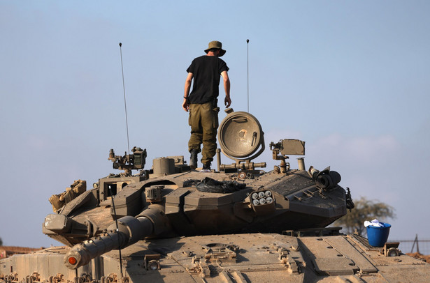 Izraelski żołnierz przy granicy z Gazą