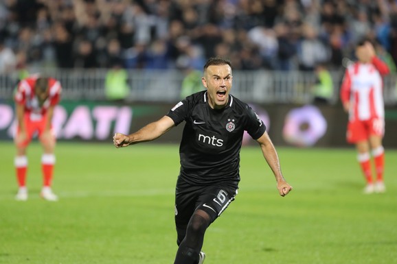 Bibras Natho slavi gol za pobedu FK Partizan nad Crvenom zvezdom u polufinalu Kupa Srbije