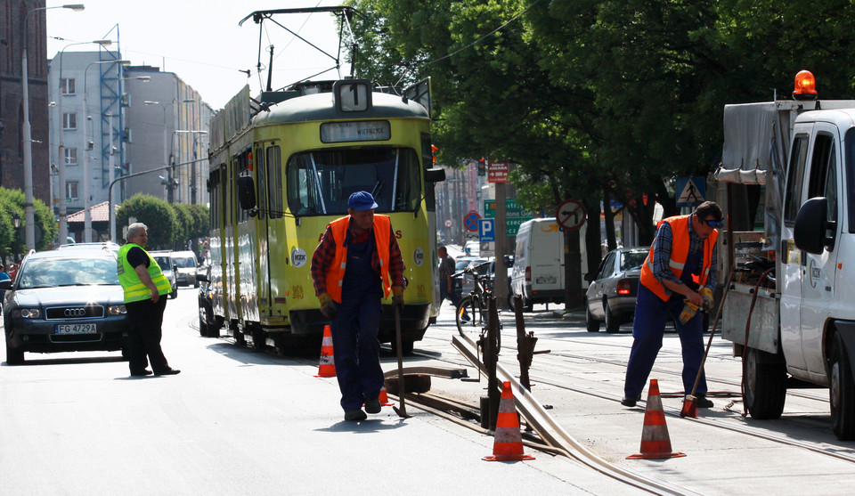 Upały w Gorzowie. Wygięta szyna tramwajowa