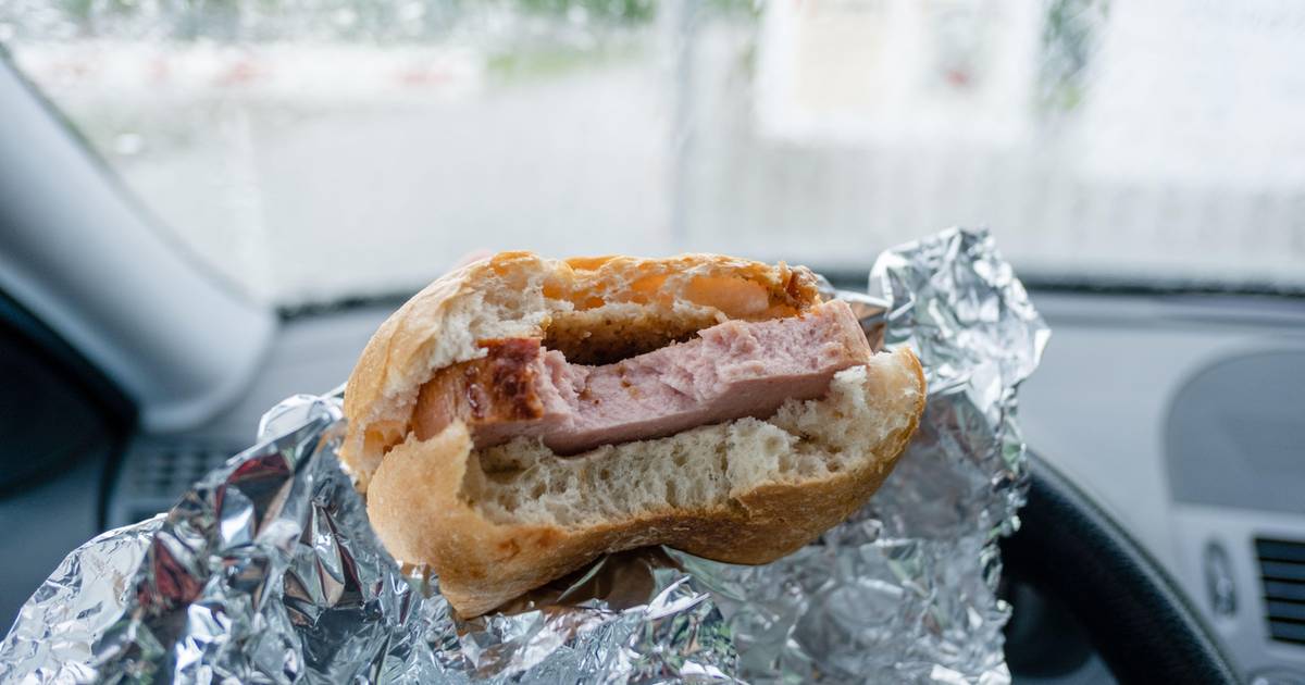 Nie pakuj kanapek w folię aluminiową. Powód jest ważny