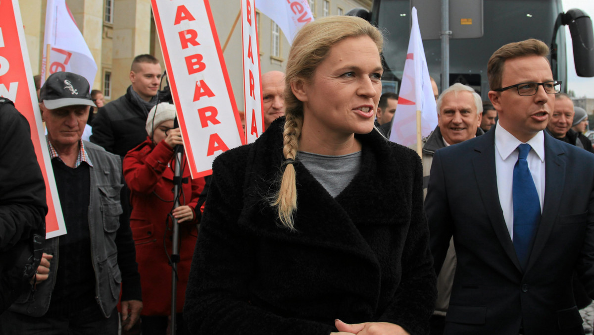 W swoim najnowszym komunikacie Konferencja Episkopatu Polski apeluje, aby zaostrzyć istniejące prawo aborcyjne. "Należy chronić od poczęcia do naturalnej śmierci życie każdego człowieka" – piszą biskupi. Barbara Nowacka uważa, że kobietom należy dać prawo wyboru, natomiast Krzysztof Bosak twierdzi, że "podejrzenie choroby czy wady nie jest wystarczającą podstawą do uśmiercania dziecka".