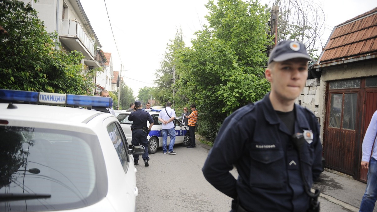 Policija obavlja uviđaj u Kozarčevoj ulici na Zvezdari
