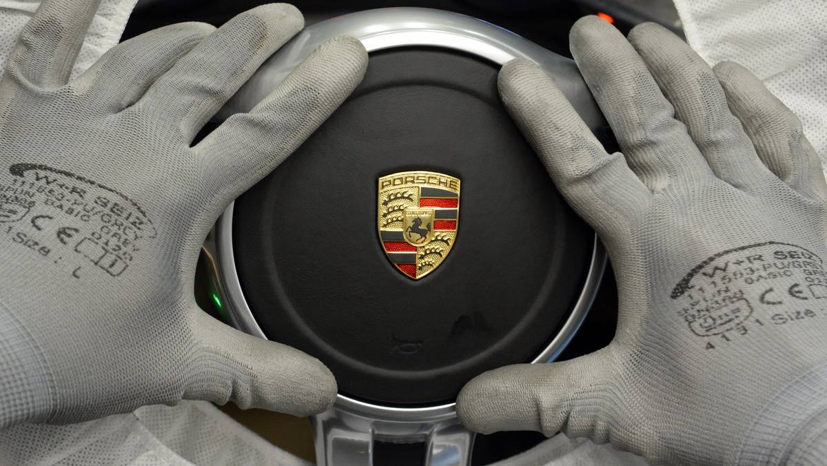 Porsche – transport powietrzny medycznego sprzętu ochronnego