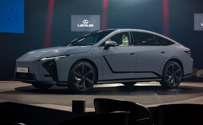 Nowy Lexus ES