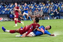 Liga Mistrzów: Napoli lepsze od Liverpoolu, niespodzianka w Londynie, Borussia miała Barcelonę na 'widelcu'