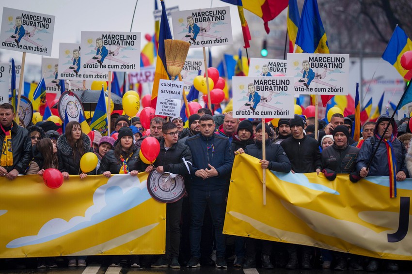 Đorđe Simion na antivladinom protestu u Bukureštu 1. marta