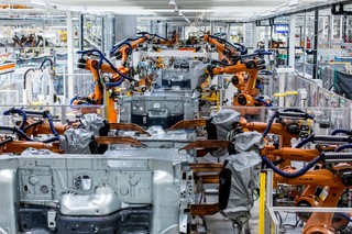 Nieśmiałe sygnały poprawy w przemyśle