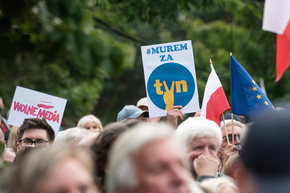 Inwestycje zagraniczne. Czy atak PiS na TVN spowoduje ucieczkę inwestorów? - Biznes - Vimarsana News